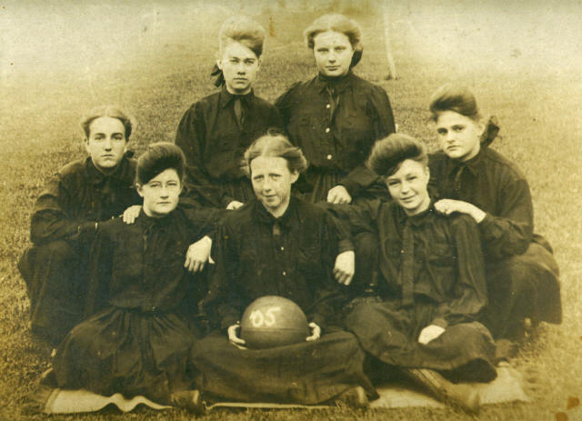 1905 women