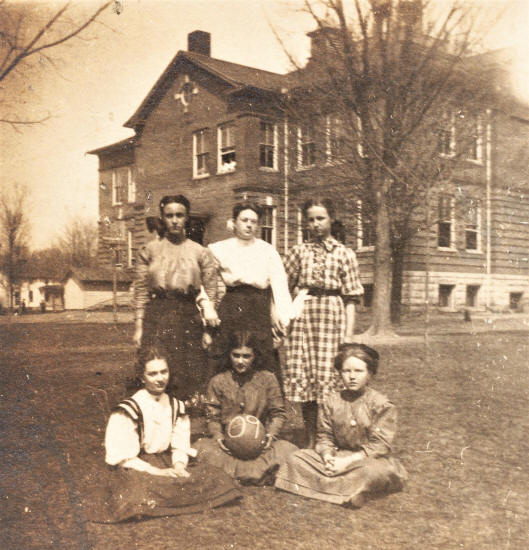 Girls 1909 BHS Basketball